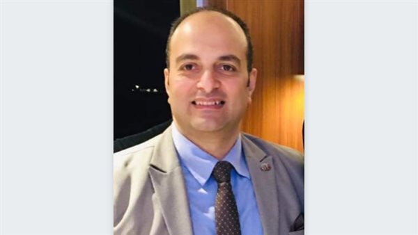  الدكتور عمرو يوسف