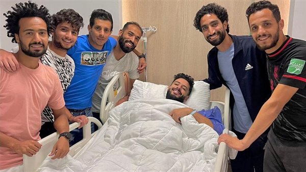 محمد نبيل مع زملائه