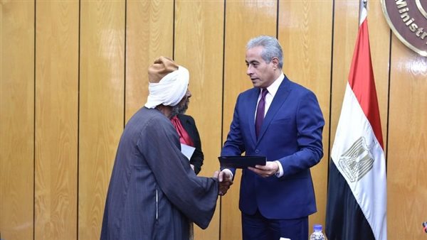 وزير القوى العاملة