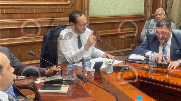  لجنة الصناعة بمجلس