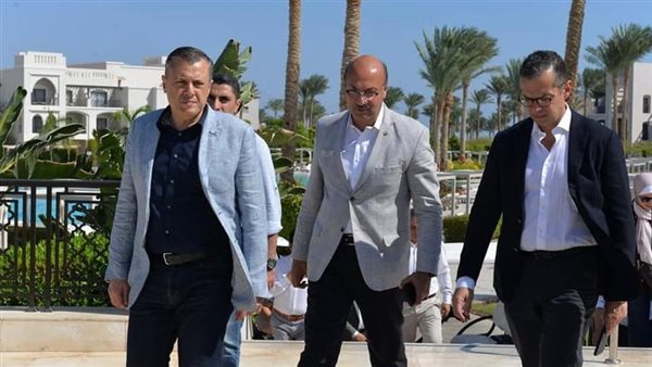 وزير السياحة