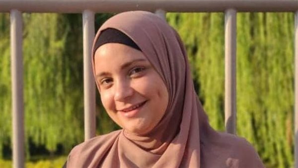 الطالبة أسماء 