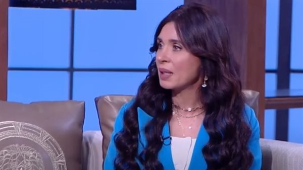 الراقصة دينا 