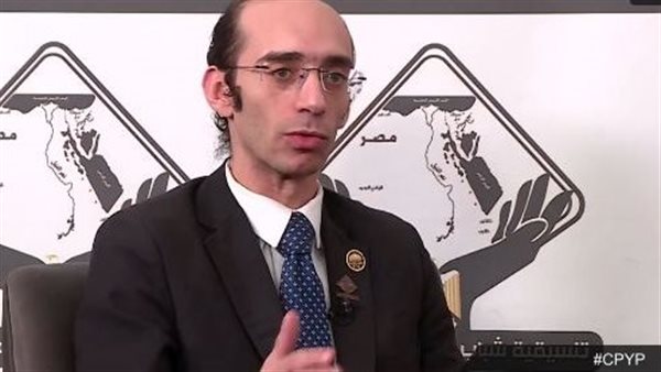 النائب محمد عبد العزيز