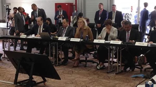 وزير المالية فى قمة