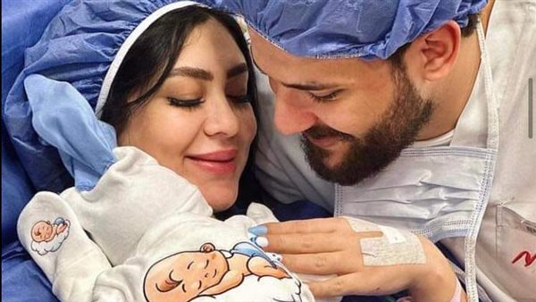 مسلم وزوجته وطفله