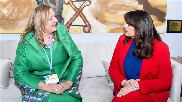 وزيرة الهجرة 