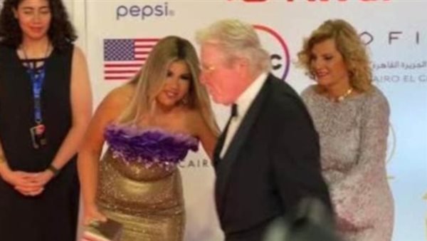 بوسي شلبي وحسين فهمي