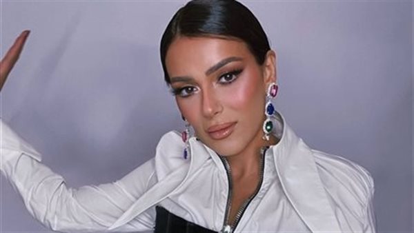 انجي المقدم 