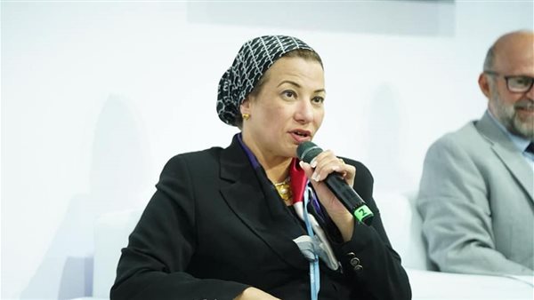 وزيرة البيئة 