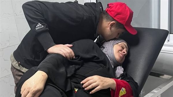 عنبة ووالدته 