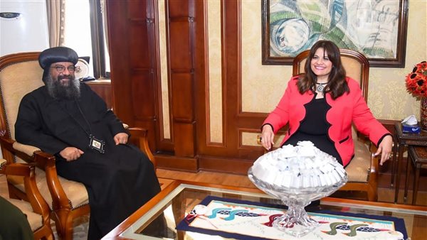 وزيرة الهجرة 