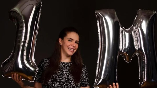 دنيا عبد العزيز _