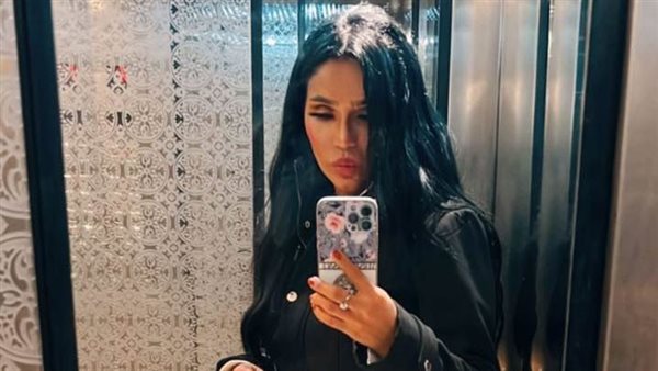 المطربة أمينة