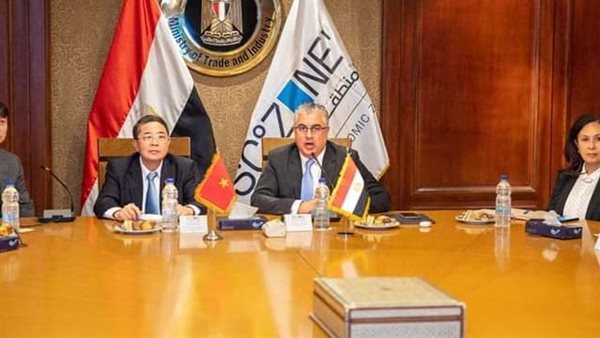 قناة السويس 