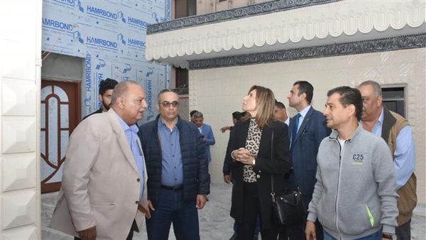 وزيرة الثقافة 