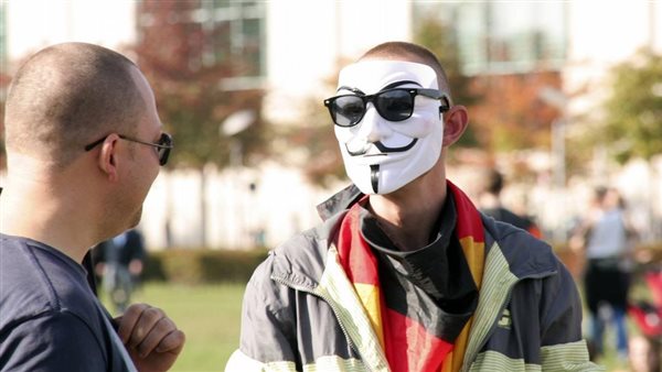 أحد الأفراد المنضمين