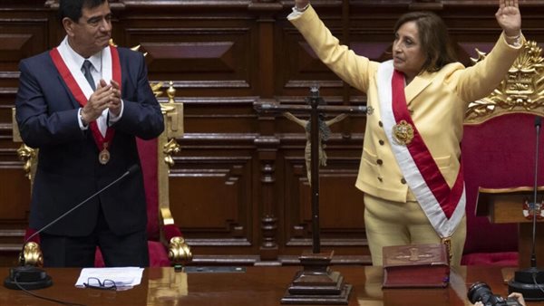 رئيسة البيرو دينا