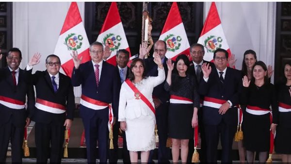 رئيسة البيرو وحكومتها