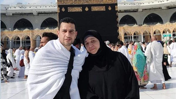 علي الطيب ووالدته