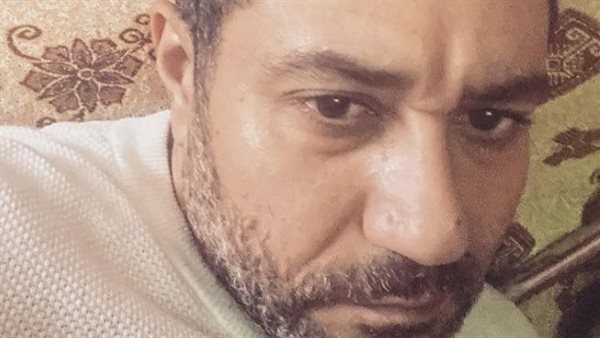 الفنان محمد عز 