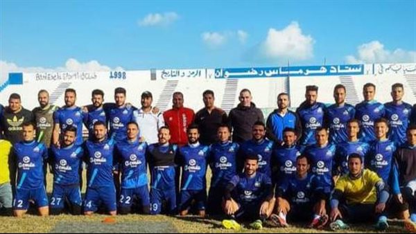 عبدالملك مع لاعبي