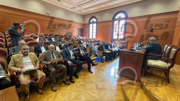  لجنة الإسكان والإدارة