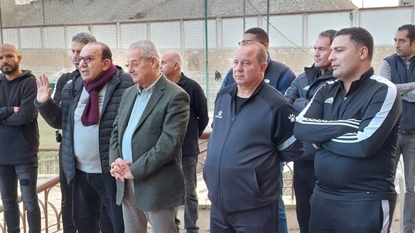 رئيس المقاولون مع