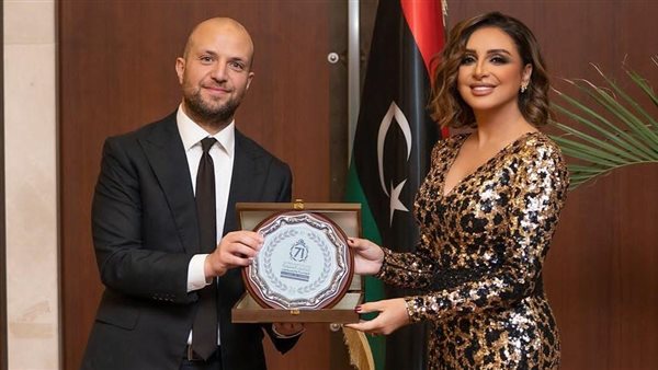 تكريم أنغام