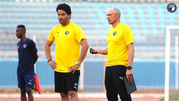 محمود فتح الله وتاكيس