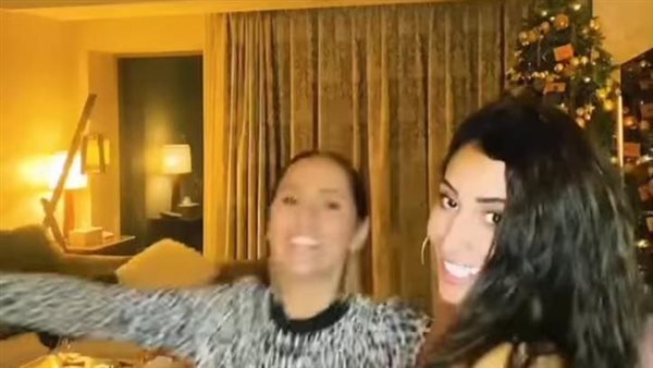 دينا الشربيني وياسمين