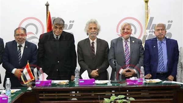 زيارة وفد لجنة صحة