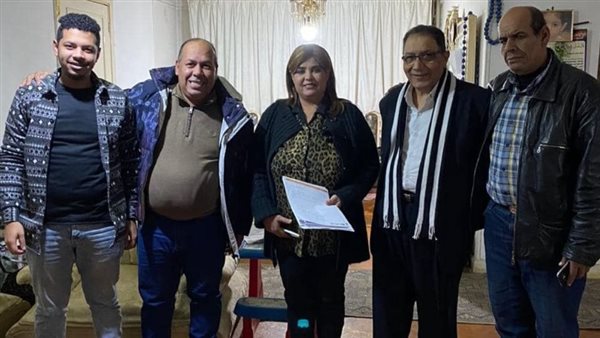 وفاء مكي والمنتج