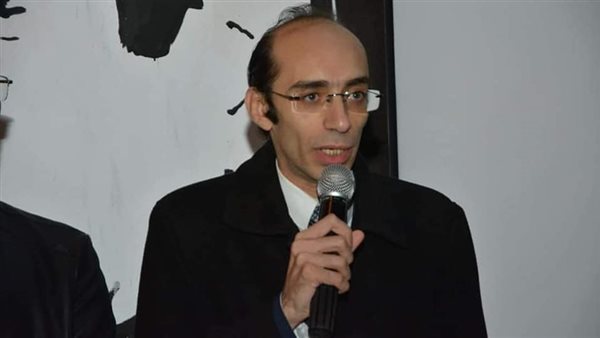 النائب محمد عبد العزيز