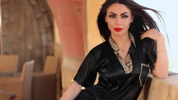 دوللي شاهين