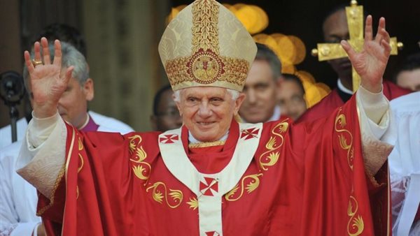 البابا السابق بنديكتوس