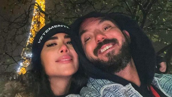 محمود العسيلي وزوجته