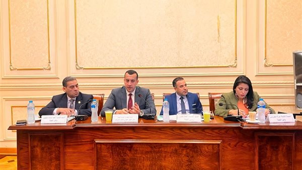 جانب من الجلسة 