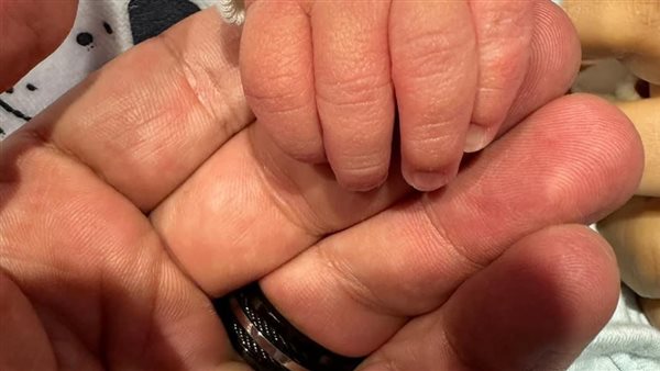 حسن الرداد وطفله