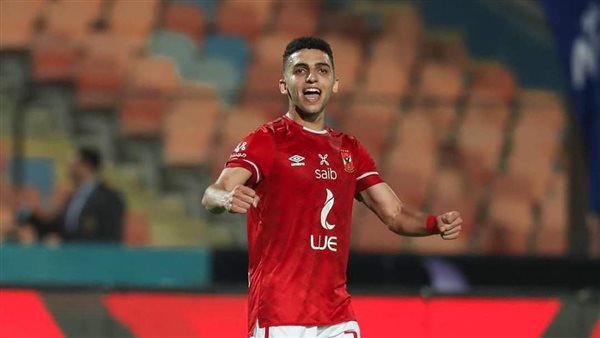 نقل أحمد نبيل كوكا لاعب الأهلي للمستشفى بسبب إصابته في عينه