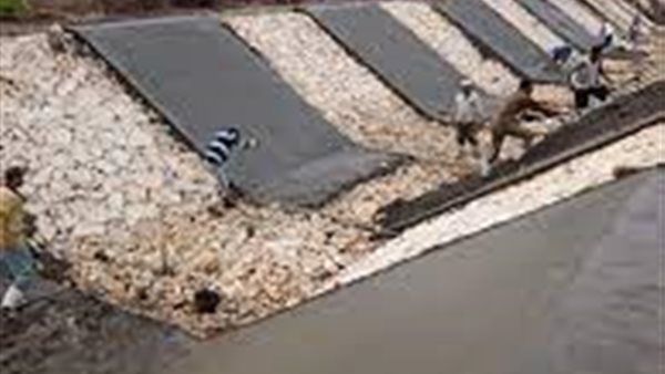 تبطين الترع