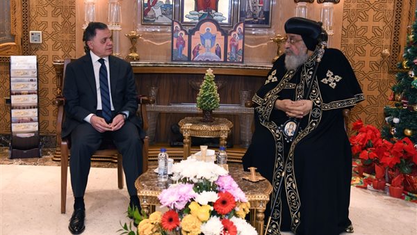 وزير الداخلية يقدم