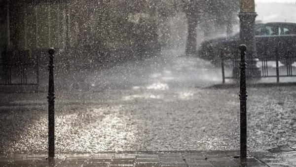 سقوط الأمطار 
