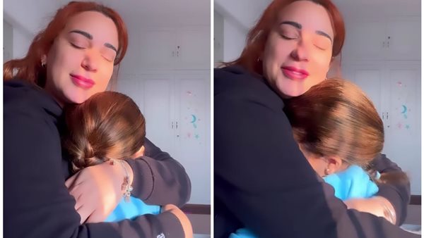 أسما شريف منير وابنتها