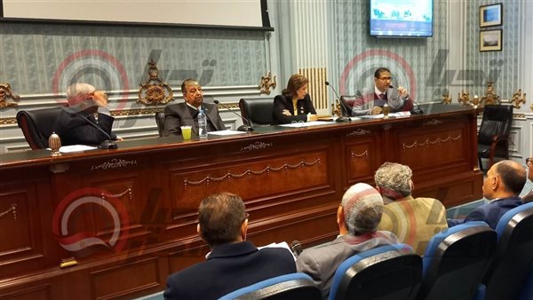  لجنة التعليم بمجلس