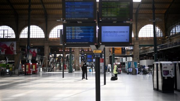 محطة قطار فى باريس