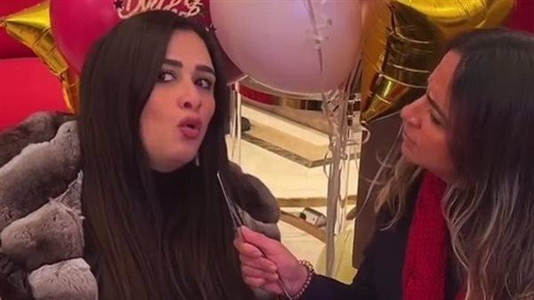 ياسمين عبد العزيز