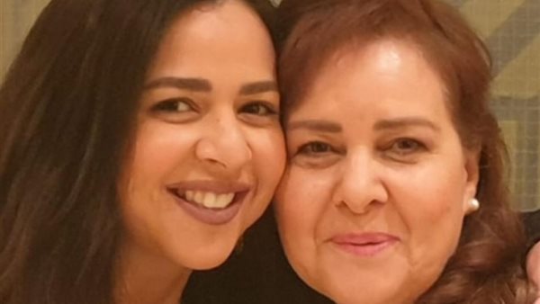 إيمي سمير غانم ووالدتها