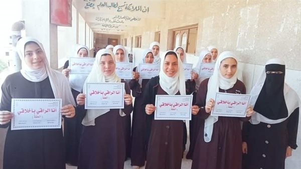 أنا الراقي بأخلاقي