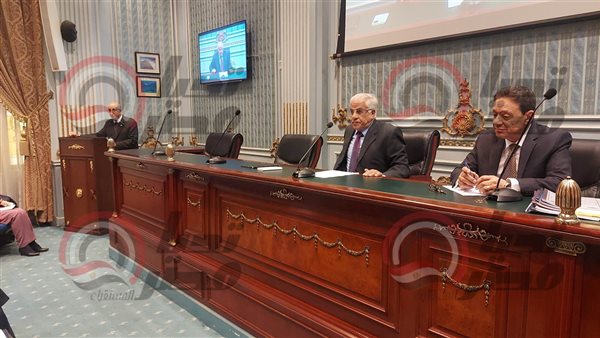  لجنة التعليم بمجلس